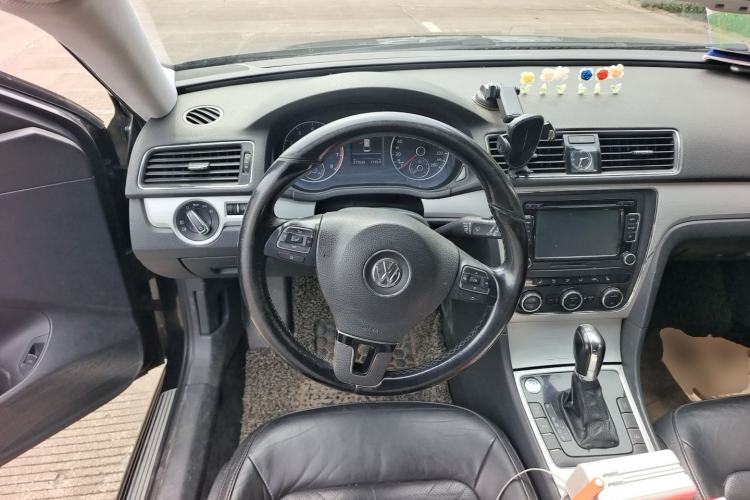 Used Volkswagen Passat 2013 1.8TSI DSG Ultimate Edition Steering Wheel