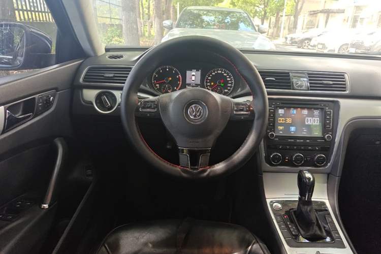 Used Volkswagen Passat 2013 1.8TSI DSG Prestige Edition Steering Wheel