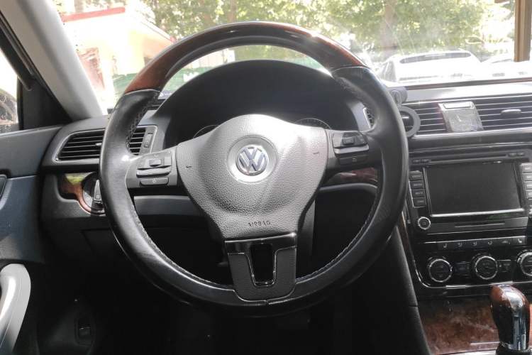 Used Volkswagen Passat 2013 2.0 TSI DSG Ultimate Edition Steering Wheel