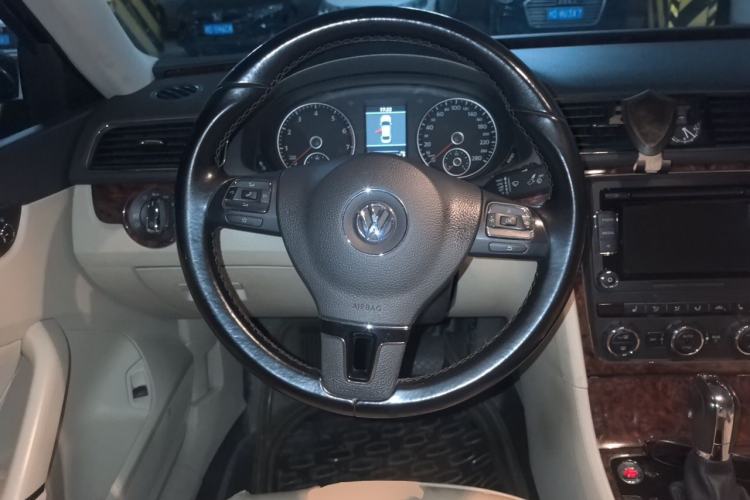 Used Volkswagen Passat 2013 1.8TSI DSG Prestige Edition Steering Wheel