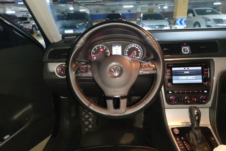 Used Volkswagen Passat 2013 1.8TSI DSG Prestige Edition Steering Wheel