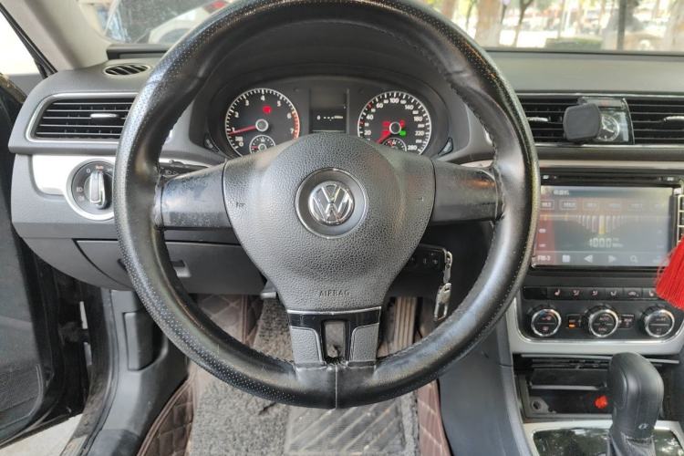 Used Volkswagen Passat 2013 1.8TSI DSG Prestige Edition Steering Wheel
