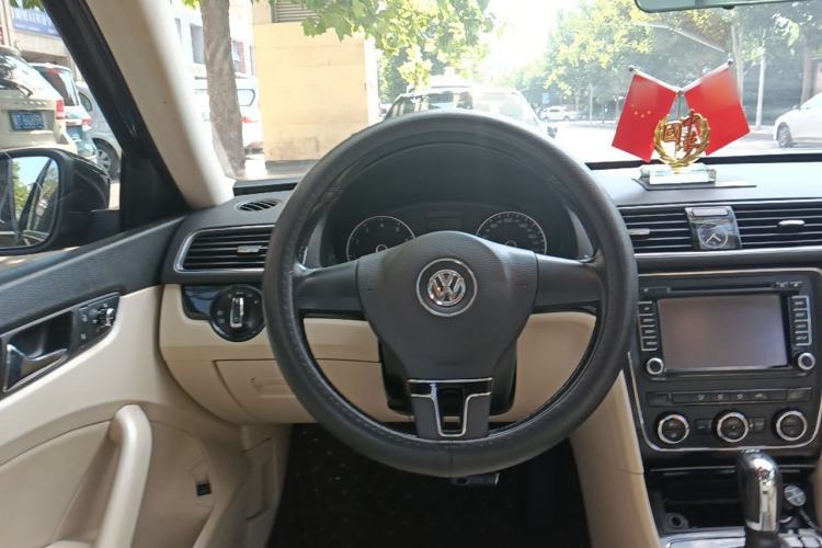 Used Volkswagen Passat 2013 1.8TSI DSG Prestige Edition Steering Wheel