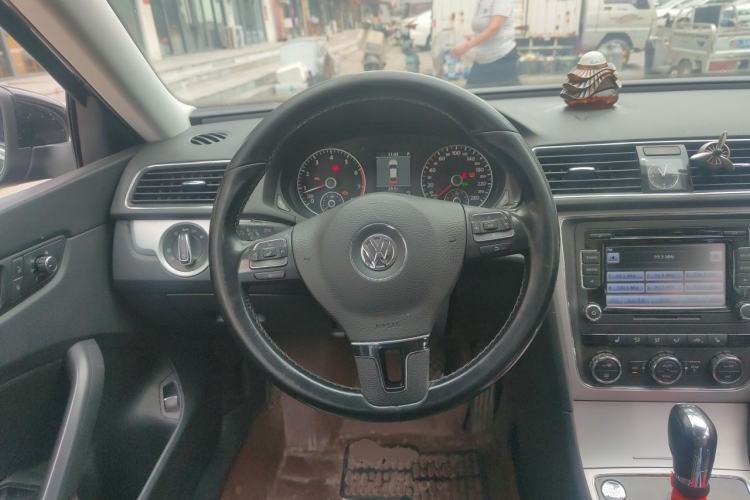 Used Volkswagen Passat 2013 1.8TSI DSG Prestige Edition Steering Wheel