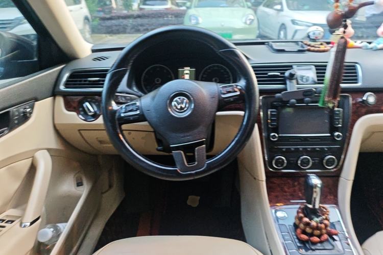 Used Volkswagen Passat 2013 1.8TSI DSG Prestige Edition Steering Wheel