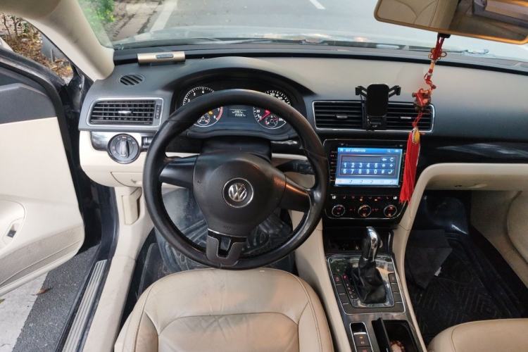 Used Volkswagen Passat 2013 1.8TSI DSG Prestige Edition Steering Wheel