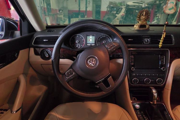 Used Volkswagen Passat 2013 1.8TSI DSG Prestige Edition Steering Wheel