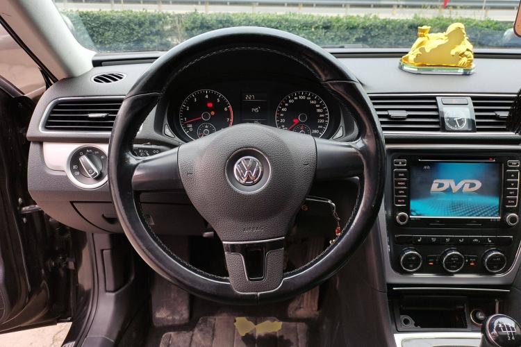 Used Volkswagen Passat 2013 1.4TSI Manual Prestige Edition Steering Wheel