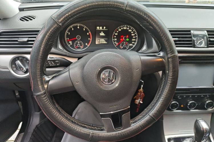 Used Volkswagen Passat 2013 1.8TSI DSG Prestige Edition Steering Wheel