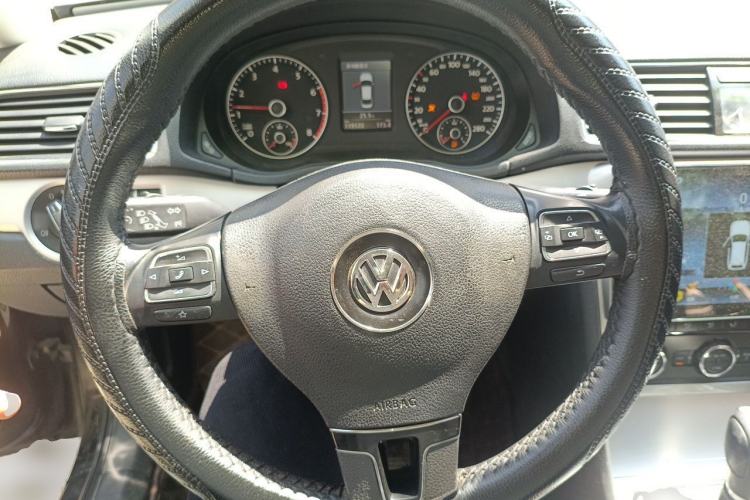 Used Volkswagen Passat 2013 1.8TSI DSG Prestige Edition Steering Wheel