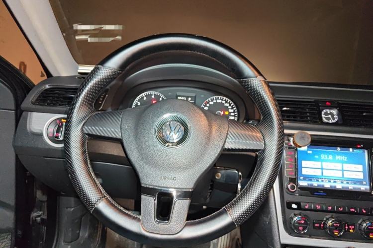 Used Volkswagen Passat 2013 1.4 TSI DSG BlueMotion Edition Steering Wheel