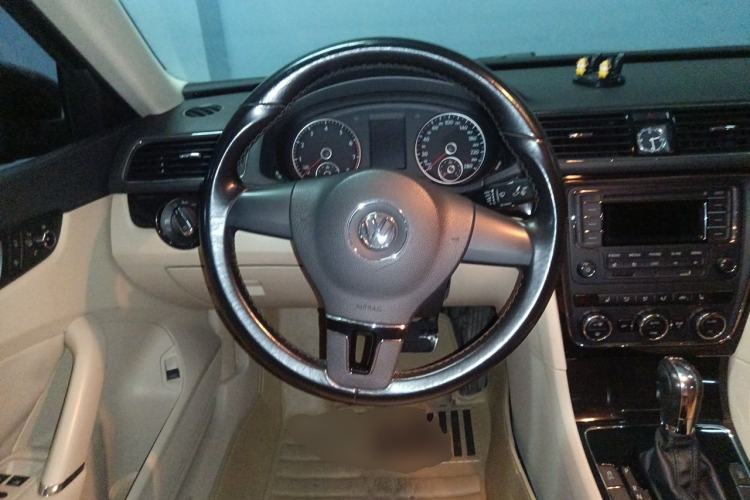 Used Volkswagen Passat 2013 1.8TSI DSG Prestige Edition Steering Wheel