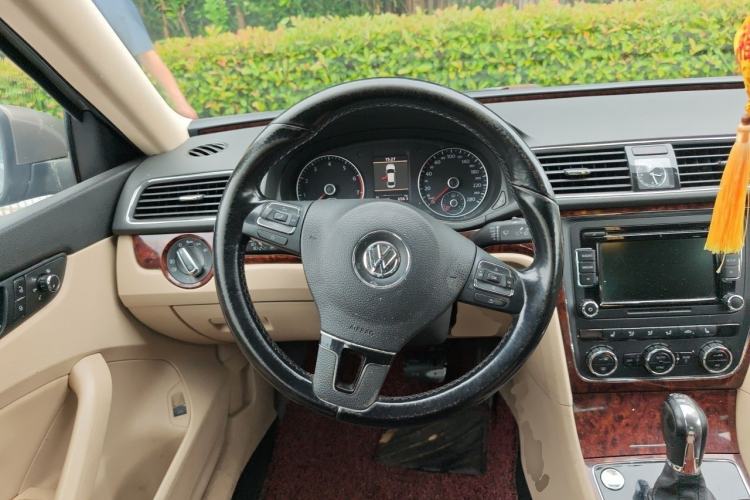 Used Volkswagen Passat 2013 1.8TSI DSG Prestige Edition Steering Wheel