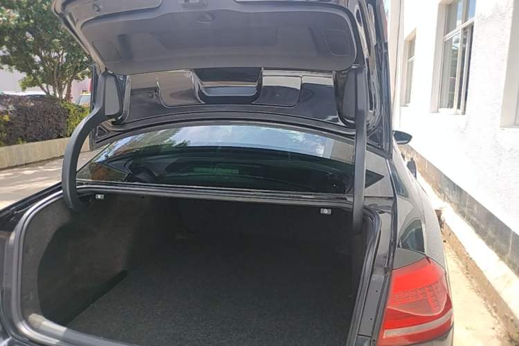 Used Volkswagen Passat 2013 1.8TSI DSG Prestige Edition Trunk