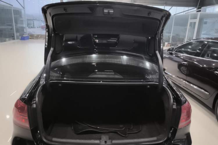 Used Volkswagen Passat 2013 1.8TSI DSG Prestige Edition Trunk