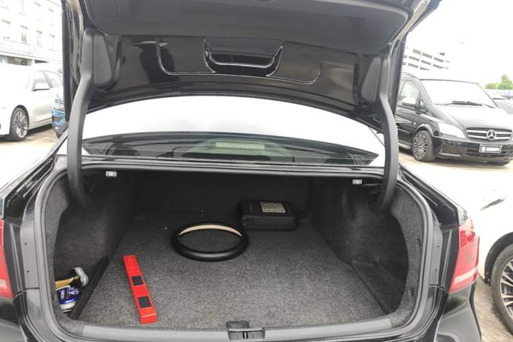 Used Volkswagen Passat 2013 1.8TSI DSG Prestige Edition Trunk
