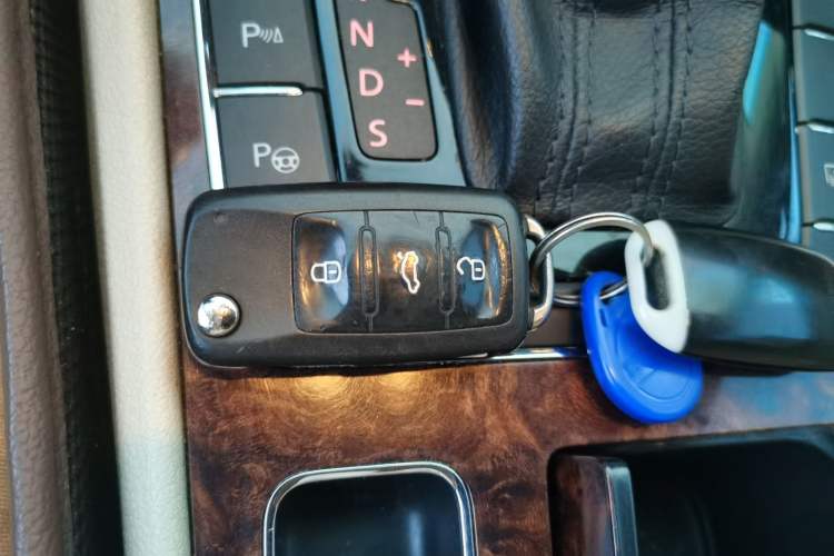 Used Volkswagen Passat 2013 1.8TSI DSG Ultimate Edition Vehicle Key