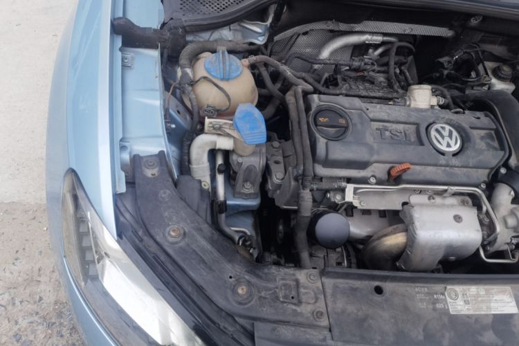 Used Volkswagen Passat 2013 1.4 TSI DSG BlueMotion Edition Engine Bay Right