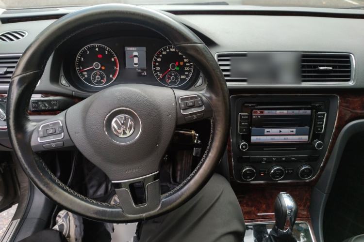 Used Volkswagen Passat 2013 1.8TSI DSG Prestige Edition Center Console