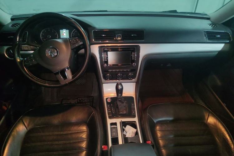 Used Volkswagen Passat 2013 2.0 TSI DSG Prestige Edition Center Console