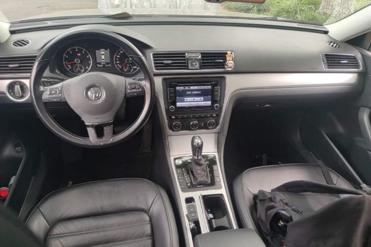 Used Volkswagen Passat 2013 1.8TSI DSG Prestige Edition Center Console