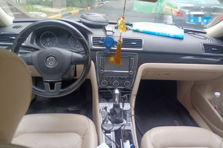 Used Volkswagen Passat 2013 1.8TSI DSG Prestige Edition Center Console