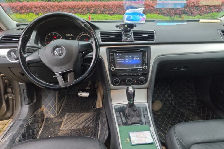 Used Volkswagen Passat 2013 1.8TSI DSG Prestige Edition Center Console