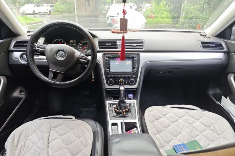 Used Volkswagen Passat 2013 1.8TSI DSG Prestige Edition Center Console