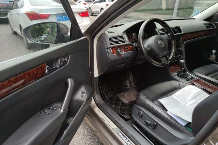 Used Volkswagen Passat 2013 1.8TSI DSG Prestige Edition Driver Seat