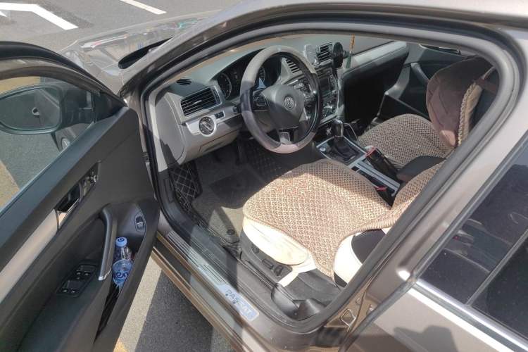 Used Volkswagen Passat 2013 1.8TSI DSG Prestige Edition Driver Seat