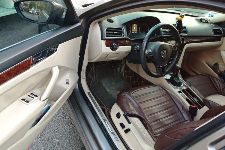 Used Volkswagen Passat 2013 1.8TSI DSG Ultimate Edition Driver Seat