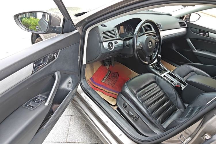 Used Volkswagen Passat 2013 1.8TSI DSG Prestige Edition Driver Seat
