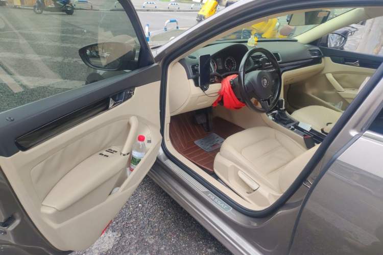 Used Volkswagen Passat 2013 1.8TSI DSG Prestige Edition Driver Seat