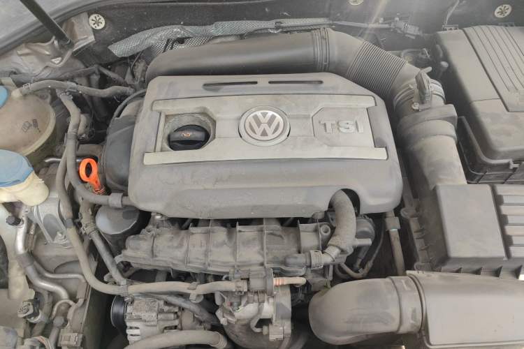 Used Volkswagen Passat 2013 1.8TSI DSG Prestige Edition Engine Bay