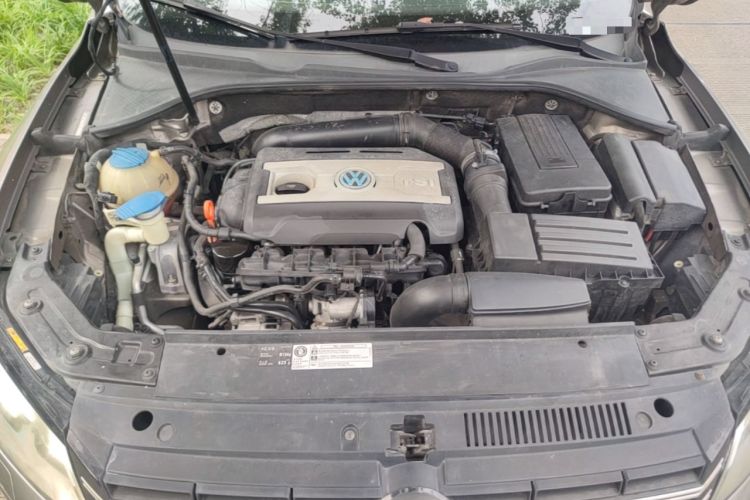 Used Volkswagen Passat 2013 1.8TSI DSG Prestige Edition Engine Bay