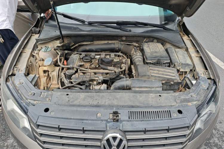 Used Volkswagen Passat 2013 1.8TSI DSG Prestige Edition Engine Bay