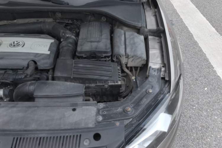 Used Volkswagen Passat 2013 1.8TSI DSG Prestige Edition Engine Bay Left
