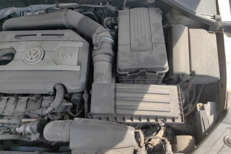 Used Volkswagen Passat 2013 1.8TSI DSG Prestige Edition Engine Bay Left