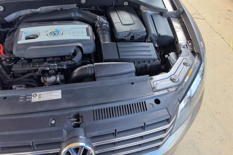 Used Volkswagen Passat 2013 1.8TSI DSG Prestige Edition Engine Bay Left