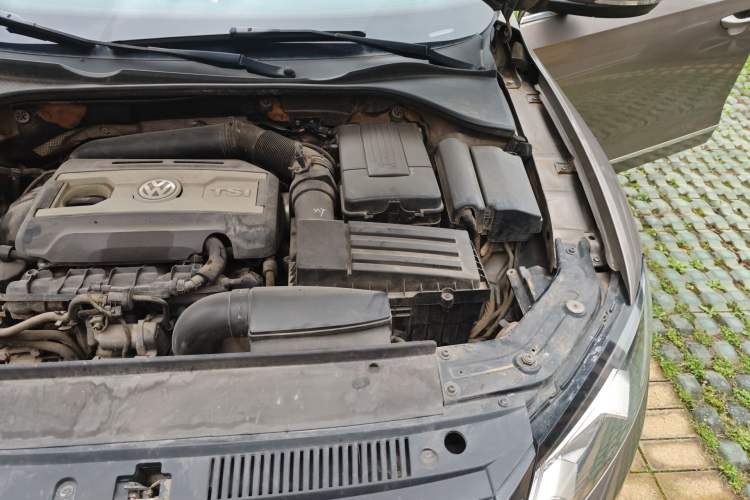 Used Volkswagen Passat 2013 1.8TSI DSG Prestige Edition Engine Bay Left
