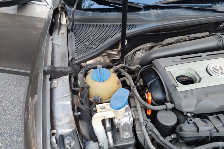 Used Volkswagen Passat 2013 1.8TSI DSG Prestige Edition Engine Bay Right