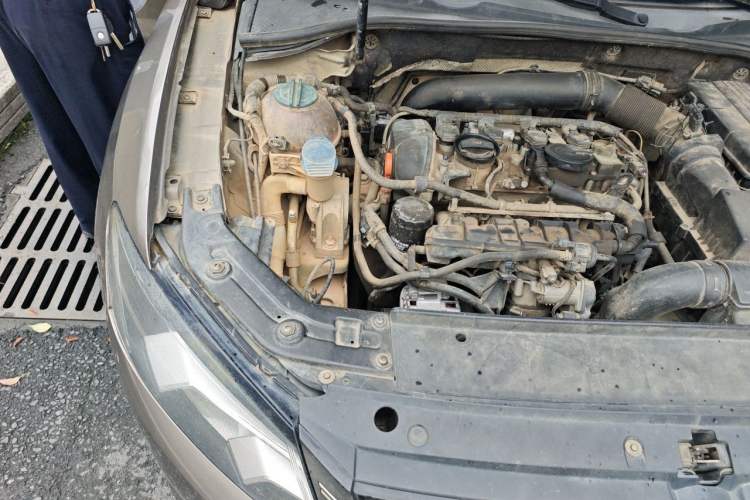 Used Volkswagen Passat 2013 1.8TSI DSG Prestige Edition Engine Bay Right