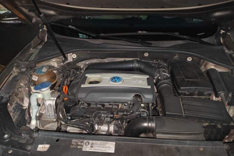 Used Volkswagen Passat 2013 2.0 TSI DSG Prestige Edition Engine Bay Right
