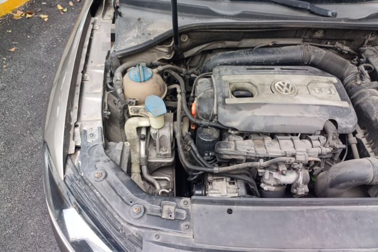 Used Volkswagen Passat 2013 1.8TSI DSG Prestige Edition Engine Bay Right
