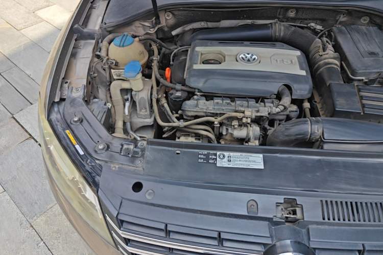 Used Volkswagen Passat 2013 1.8TSI DSG Prestige Edition Engine Bay Right