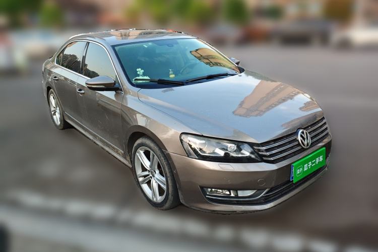 Used Volkswagen Passat 2013 1.8TSI DSG Ultimate Edition Front Right 45 Deg