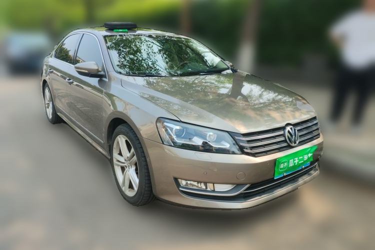 Used Volkswagen Passat 2013 2.0 TSI DSG Ultimate Edition Front Right 45 Deg