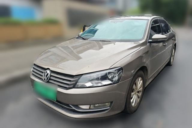 Ojetý Volkswagen Passat 2013 1.8TSI DSG Prestige Edition