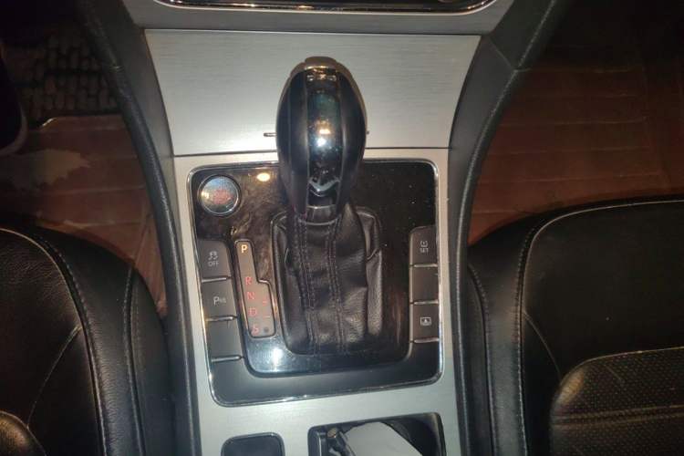 Used Volkswagen Passat 2013 2.0 TSI DSG Prestige Edition Gear Lever