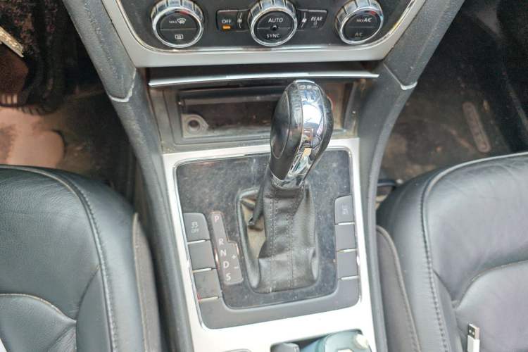 Used Volkswagen Passat 2013 1.8TSI DSG Prestige Edition Gear Lever